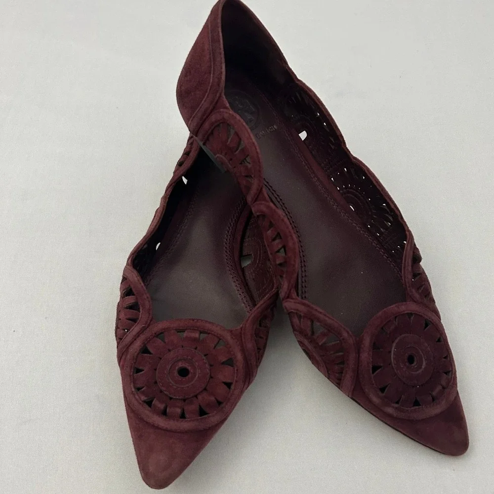 Tory Burch Leyla Flats Womens 6M Burgundy Suede Laser‎ Cut Pointed Toe Heel Flaw